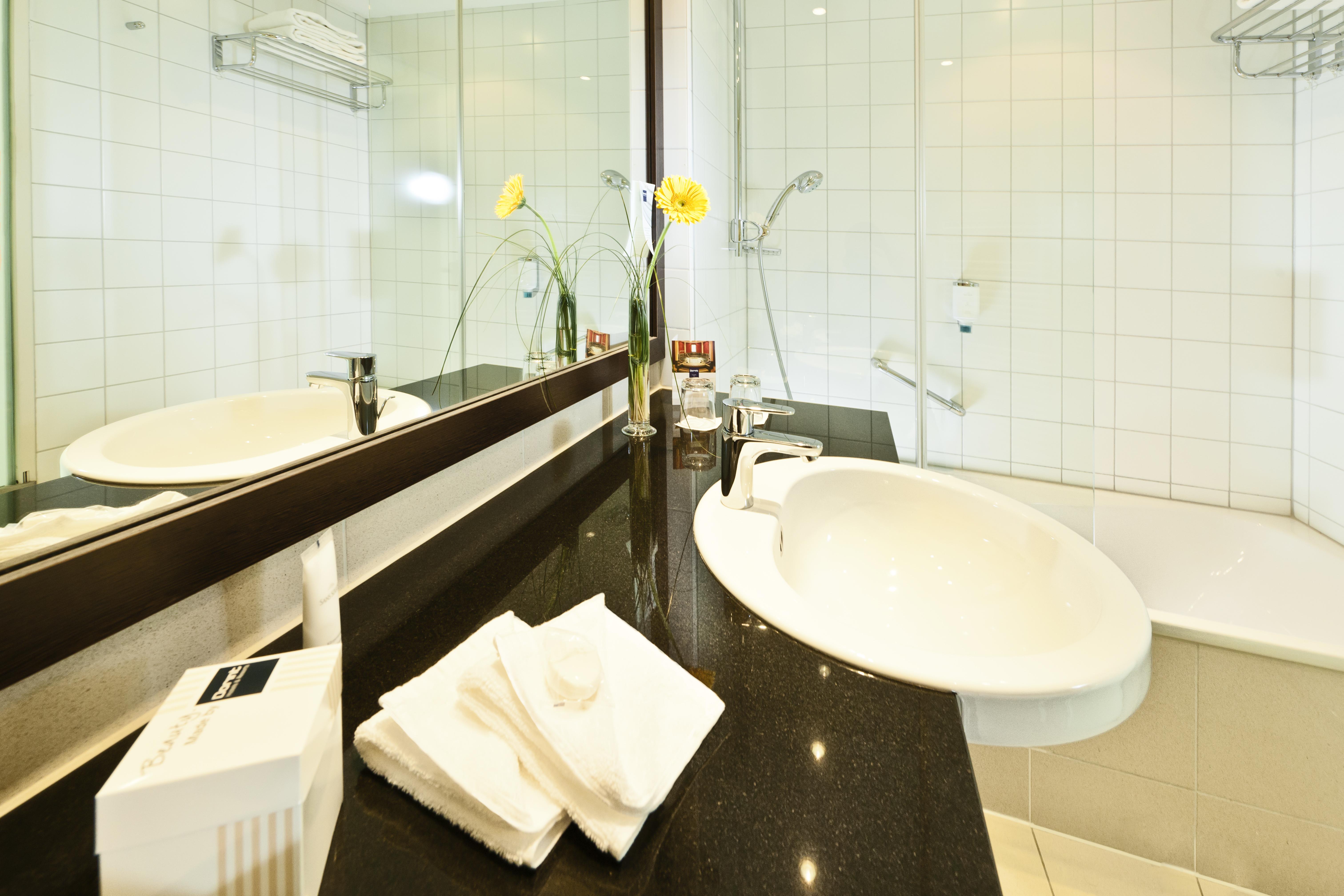 Dorint An Der Messe Koeln Hotel Bagian luar foto